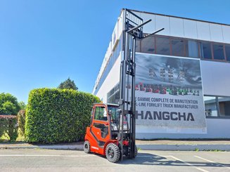 Четырехопорные погрузчики Hangcha XF25D-2