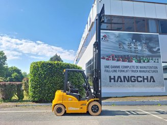 Четырехопорные погрузчики Hangcha XE25i