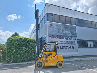 Четырехопорные погрузчики Hangcha XE35i (CPD35-XEY2HA-SI)