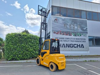 Четырехопорные погрузчики Hangcha XE35i (CPD35-XEY2HA-SI)