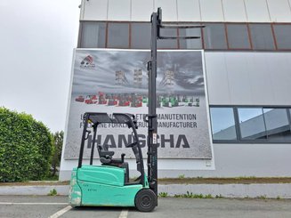 Трехопорные погрузчики Yale ERP16VT