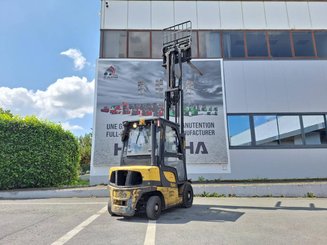 Четырехопорные погрузчики Yale GDP25VX