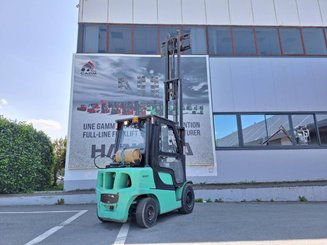 Четырехопорные погрузчики Yale GLP30VX
