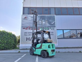 Четырехопорные погрузчики Yale GLP30VX