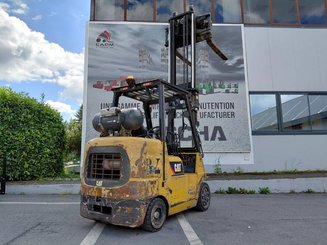 Четырехопорные погрузчики Caterpillar GC40K