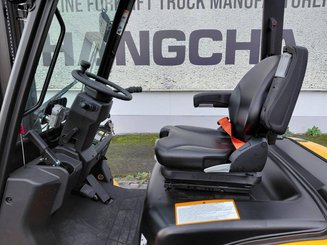 Четырехопорные погрузчики Hangcha XE15i (CPD15-XEY2HA-SI)