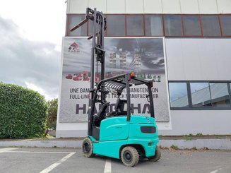 Четырехопорные погрузчики Hyster J2.50XM