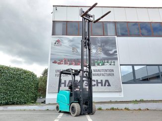 Четырехопорные погрузчики Hyster J2.50XM