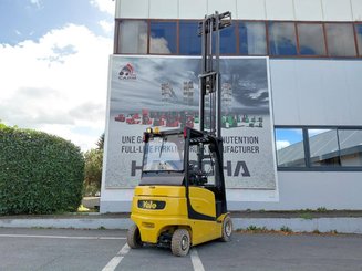 Четырехопорные погрузчики Yale ERP25VL