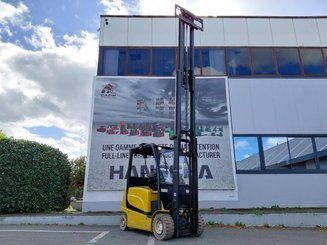 Четырехопорные погрузчики Yale ERP25VL