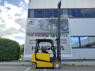 Четырехопорные погрузчики Yale ERP25VL