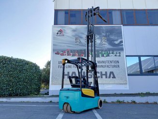 Трехопорные погрузчики Yale ERP18VTL