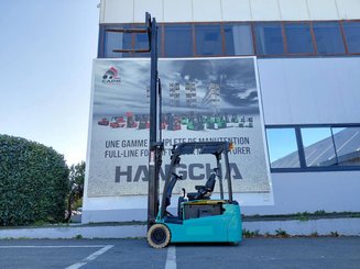 Трехопорные погрузчики Yale ERP18VTL