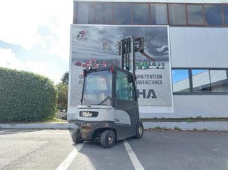 Четырехопорные погрузчики Yale ERP30VL