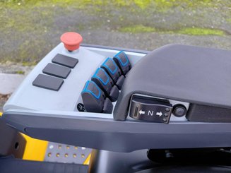 Четырехопорные погрузчики Hangcha XE18i (CPD18-XEY2HA-SI) 