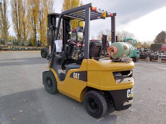 Четырехопорные погрузчики Caterpillar GP25N