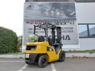 Четырехопорные погрузчики Caterpillar GP25N