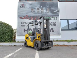 Четырехопорные погрузчики Caterpillar GP25N