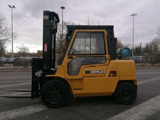 Четырехопорные погрузчики Caterpillar GP40K - 4