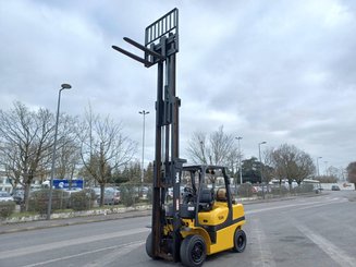 Четырехопорные погрузчики Yale GLP40 VX
