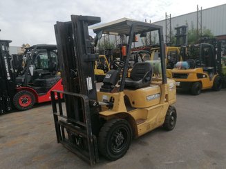 Четырехопорные погрузчики Caterpillar GP25K