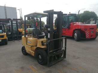 Четырехопорные погрузчики Caterpillar GP25K