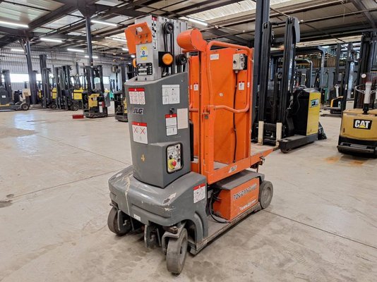 Строительный подъёмник с вертикальной мачтой JLG TOUCAN DUO - 1