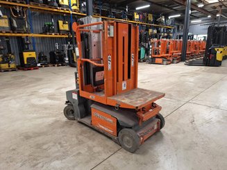Строительный подъёмник с вертикальной мачтой JLG TOUCAN DUO