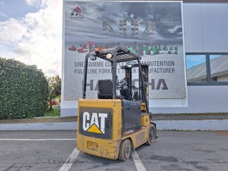 Четырехопорные погрузчики Caterpillar EC25N