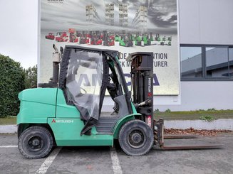 Четырехопорные погрузчики Mitsubishi FD50N