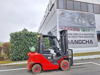 Четырехопорные погрузчики Hangcha XF25G