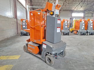 Строительный подъёмник с вертикальной мачтой JLG TOUCAN DUO