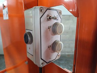 Строительный подъёмник с вертикальной мачтой JLG TOUCAN DUO