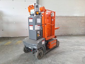 Строительный подъёмник с вертикальной мачтой JLG TOUCAN DUO