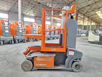 Строительный подъёмник с вертикальной мачтой JLG TOUCAN DUO