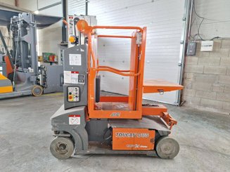 Строительный подъёмник с вертикальной мачтой JLG TOUCAN DUO
