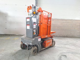 Строительный подъёмник с вертикальной мачтой JLG TOUCAN DUO
