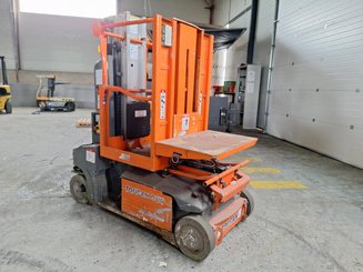 Строительный подъёмник с вертикальной мачтой JLG TOUCAN DUO