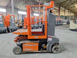 Строительный подъёмник с вертикальной мачтой JLG TOUCAN DUO