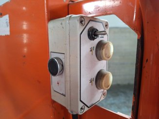 Строительный подъёмник с вертикальной мачтой JLG TOUCAN DUO