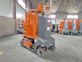 Строительный подъёмник с вертикальной мачтой JLG TOUCAN DUO