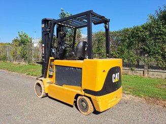 Четырехопорные погрузчики Caterpillar EC55N