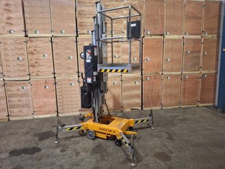 Строительный подъёмник с вертикальной мачтой Haulotte Quick UP 8DC