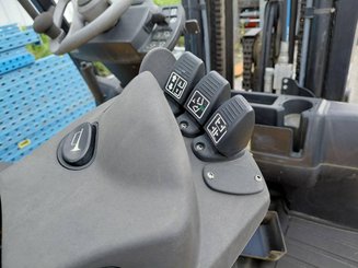 Четырехопорные погрузчики Yale GLP40VX5