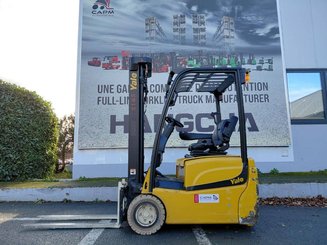 Электрический погрузчик Yale ERP16VT