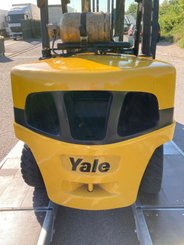Четырехопорные погрузчики Yale GLP55VX