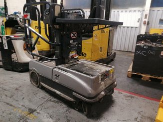 Строительный подъёмник с вертикальной мачтой JLG 10MSP - 1