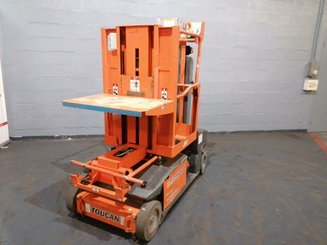 Строительный подъёмник с вертикальной мачтой JLG TOUCAN DUO
