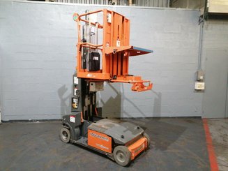 Строительный подъёмник с вертикальной мачтой JLG TOUCAN DUO