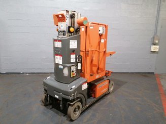 Строительный подъёмник с вертикальной мачтой JLG TOUCAN DUO